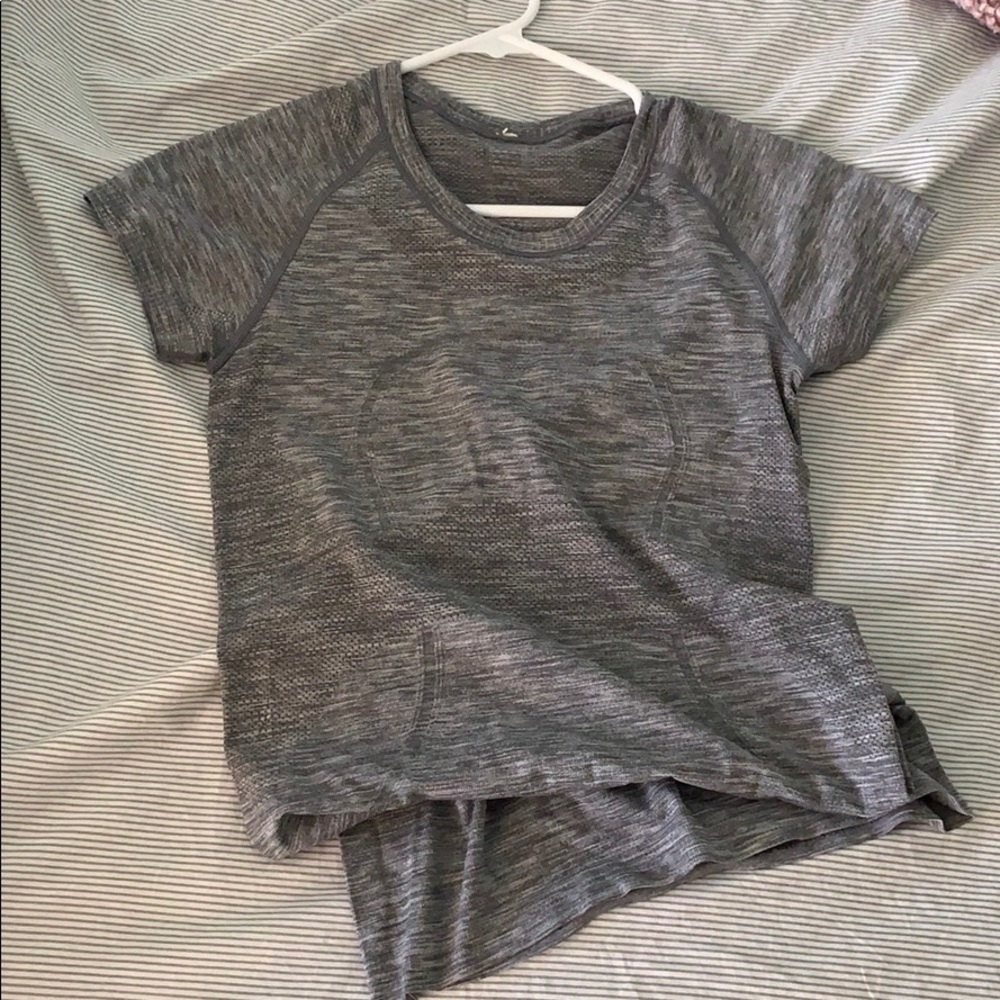 GREY LULULEMON SHORT SLEEVE